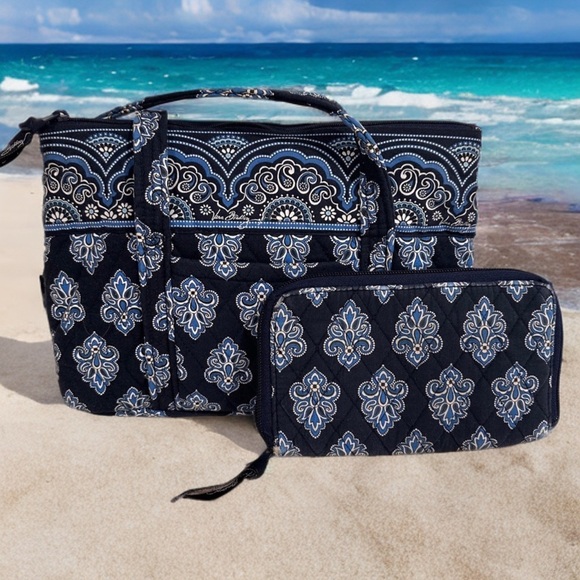 Vera Bradley Little Betsy Shoulder Bag & Bifold Wallet in Calypso NavyBlue 2009 - Picture 1 of 16